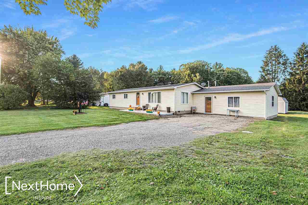 1983 East Burt Road Burt, MI 48417 - Photo 2 of 31 50055484-1.JPG