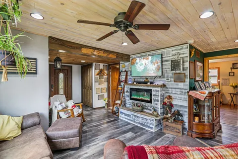 $349,000 | 32808 South Lakeshore Drive, Burlington, WI 53105