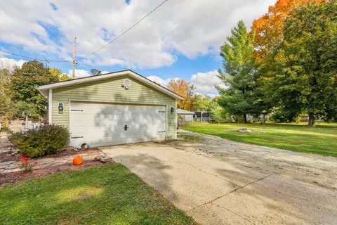 $349,000 | 32808 South Lakeshore Drive, Burlington, WI 53105