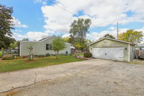 $349,000 | 32808 South Lakeshore Drive, Burlington, WI 53105