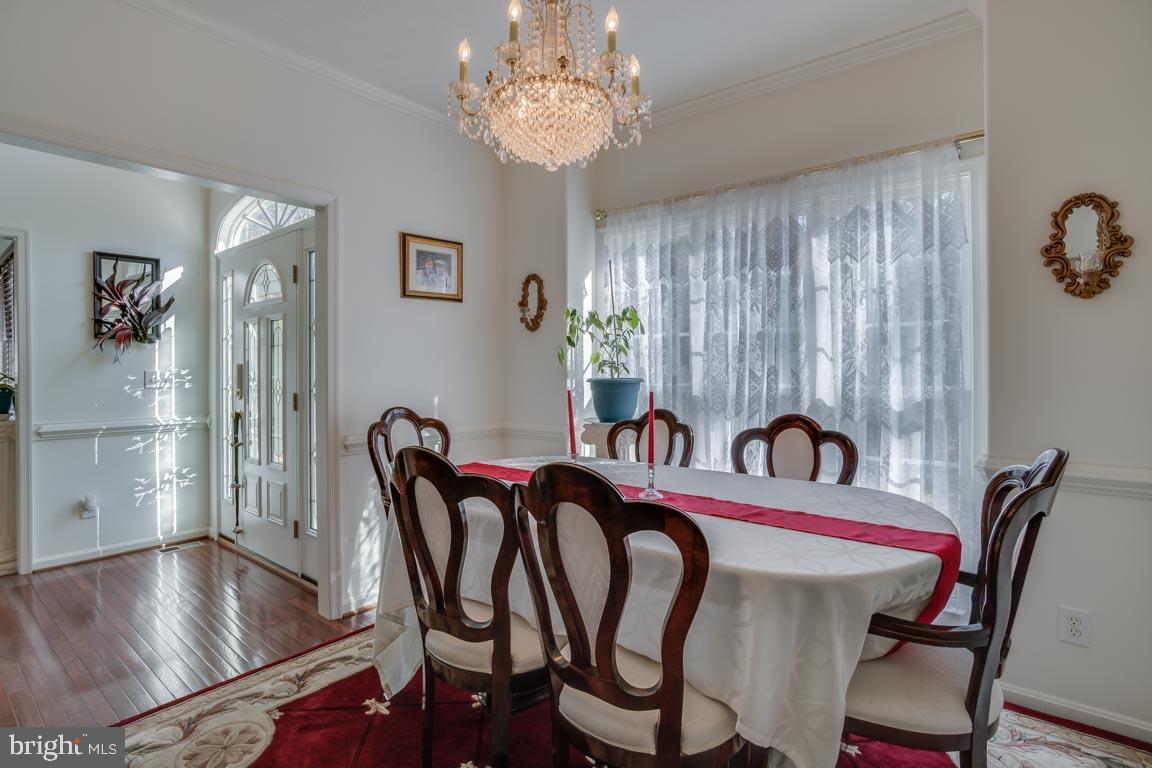1189 Mountain View Road Fredericksburg, VA 22406 - Photo 11 of 40 an abundance of natural light throughout