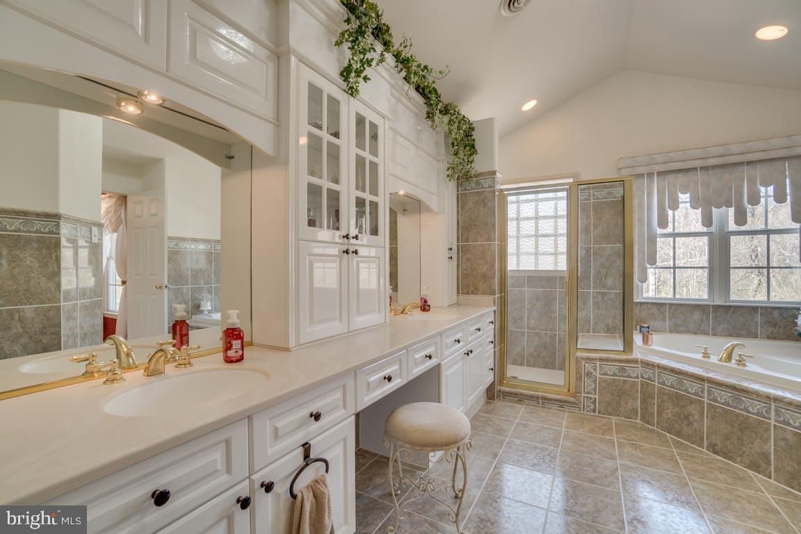 1189 Mountain View Road Fredericksburg, VA 22406 - Photo 27 of 40 Master Bath w/dual sinks w/vanity & built ins