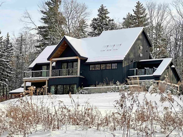 $2,400,000 | 89 Caspar Drive, Warren, VT 05674