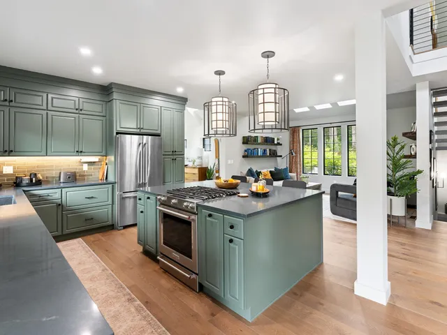 $2,400,000 | 89 Caspar Drive, Warren, VT 05674