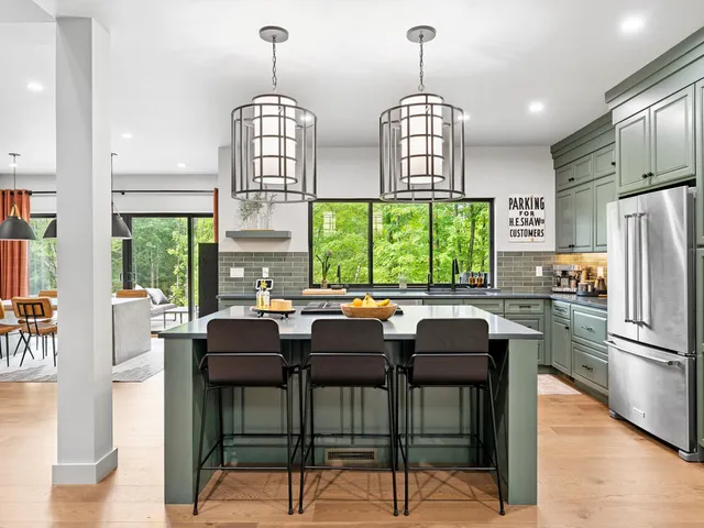 $2,400,000 | 89 Caspar Drive, Warren, VT 05674