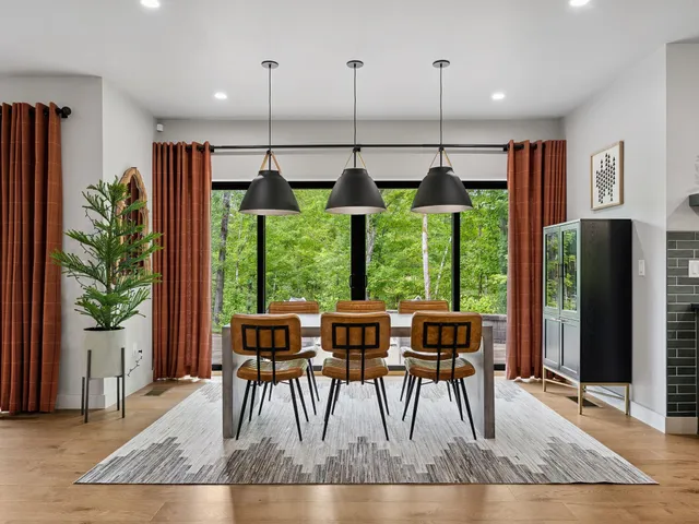 $2,400,000 | 89 Caspar Drive, Warren, VT 05674