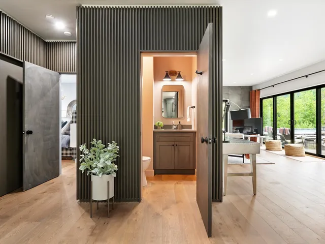 $2,400,000 | 89 Caspar Drive, Warren, VT 05674