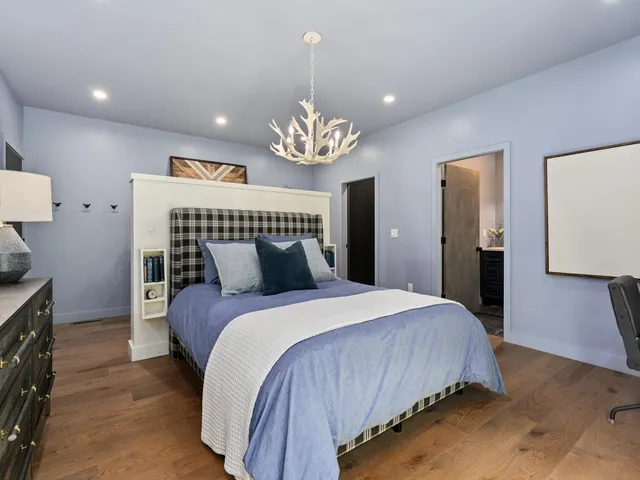 $2,400,000 | 89 Caspar Drive, Warren, VT 05674