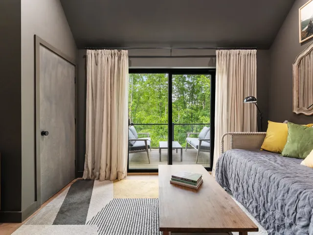 $2,400,000 | 89 Caspar Drive, Warren, VT 05674