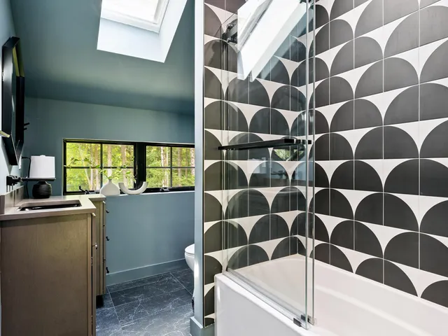 $2,400,000 | 89 Caspar Drive, Warren, VT 05674