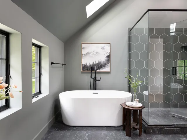 $2,400,000 | 89 Caspar Drive, Warren, VT 05674