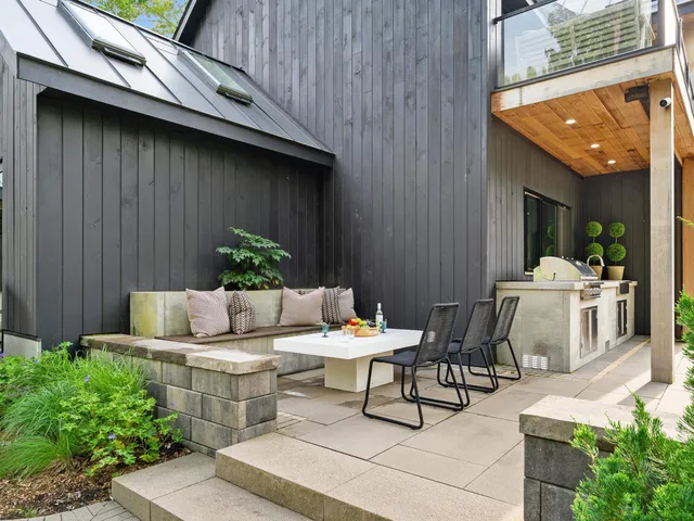 $2,400,000 | 89 Caspar Drive, Warren, VT 05674