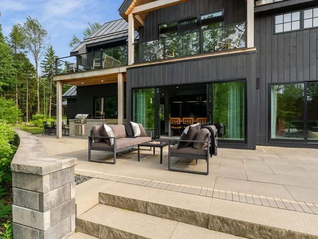 $2,400,000 | 89 Caspar Drive, Warren, VT 05674