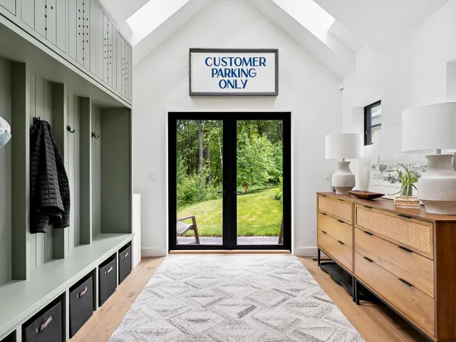 $2,400,000 | 89 Caspar Drive, Warren, VT 05674