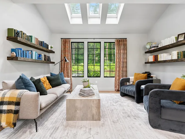 $2,400,000 | 89 Caspar Drive, Warren, VT 05674