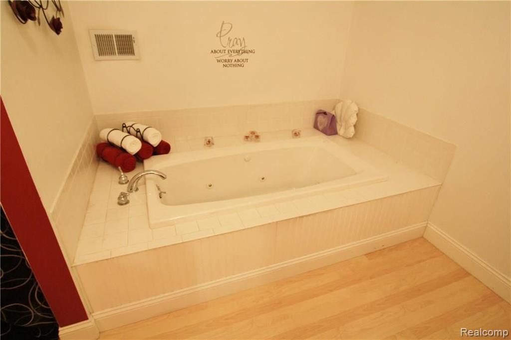 3196 Morrish Road Swartz Creek, MI 48473 - Photo 19 of 30 Gallery Image 19
