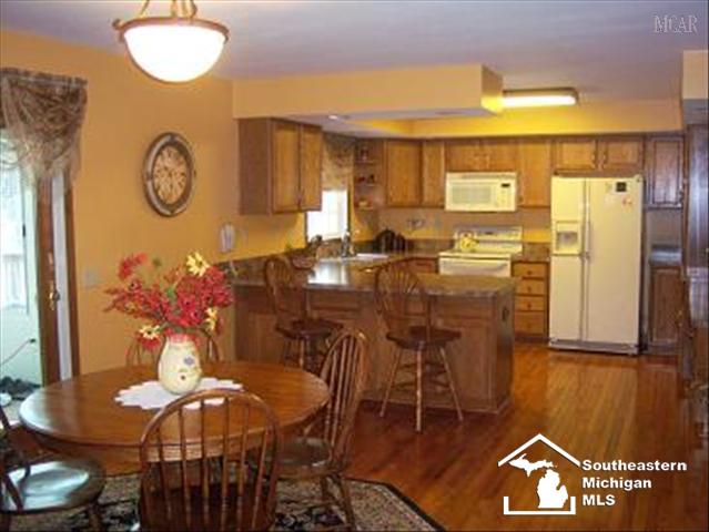 Kitchen/Dining area