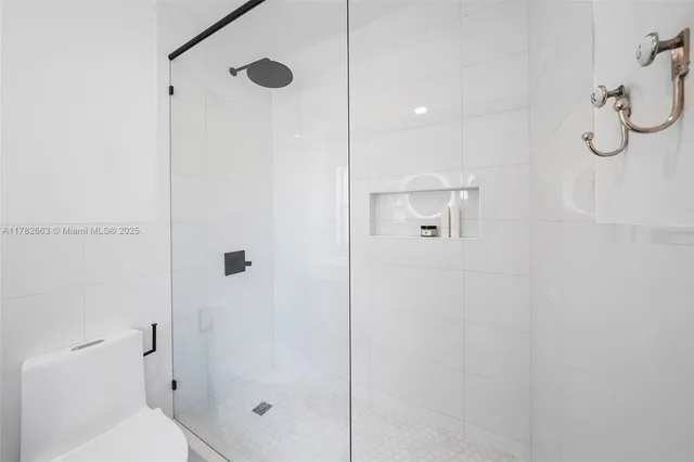 $4,499,000 | 5237 La Gorce Drive, Miami Beach, FL 33140