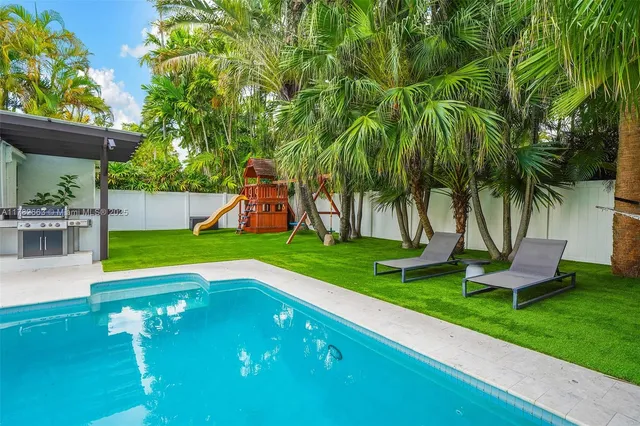 $4,499,000 | 5237 La Gorce Drive, Miami Beach, FL 33140