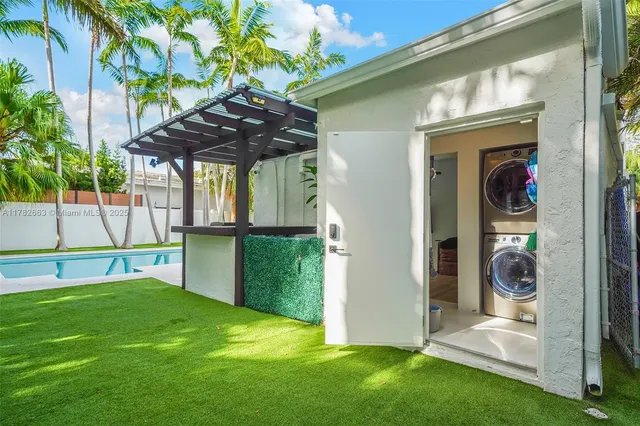 $4,499,000 | 5237 La Gorce Drive, Miami Beach, FL 33140