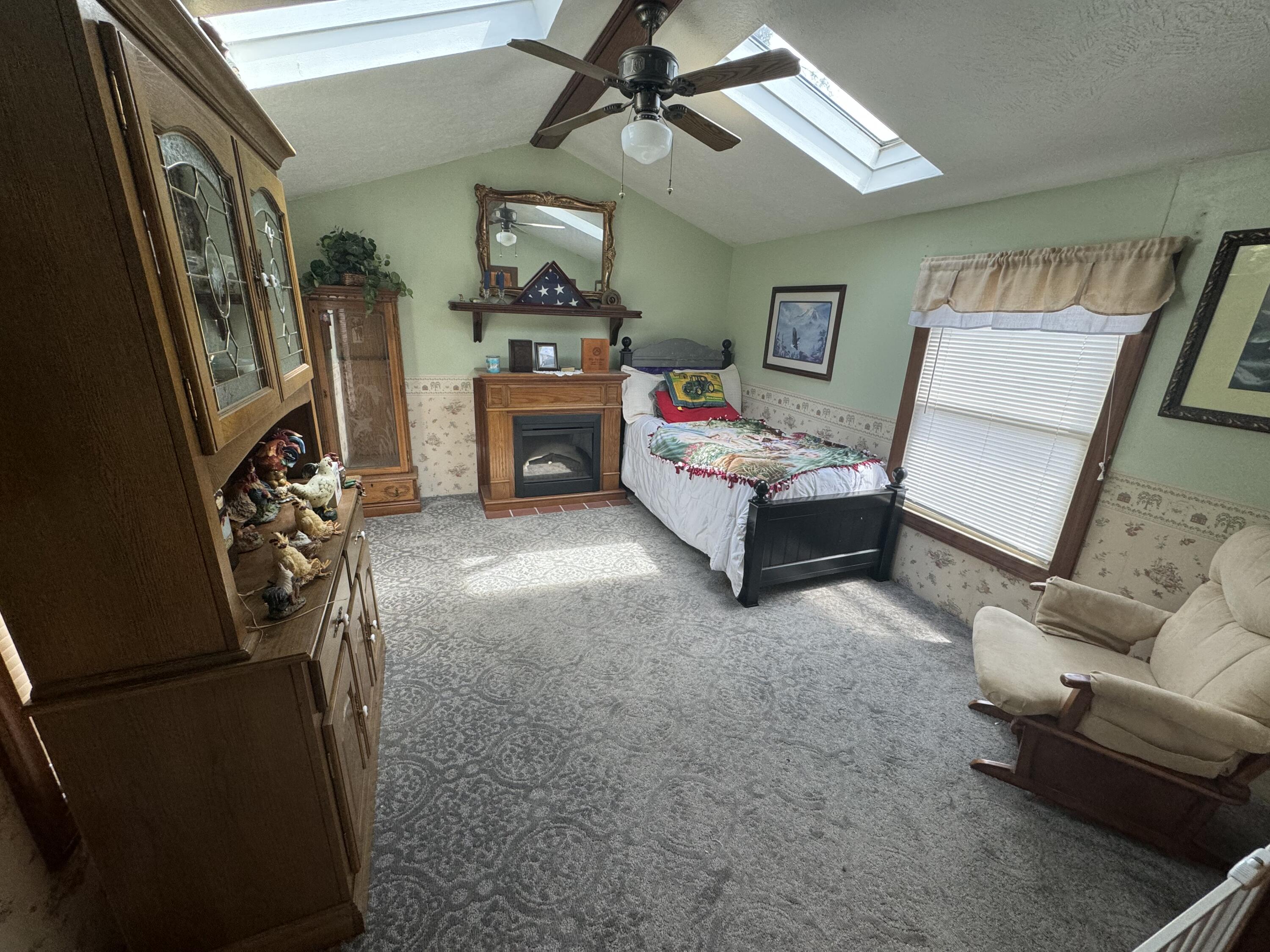 5711 Prices Fork Road Radford, VA 24141 - Photo 20 of 32 IMG_7427