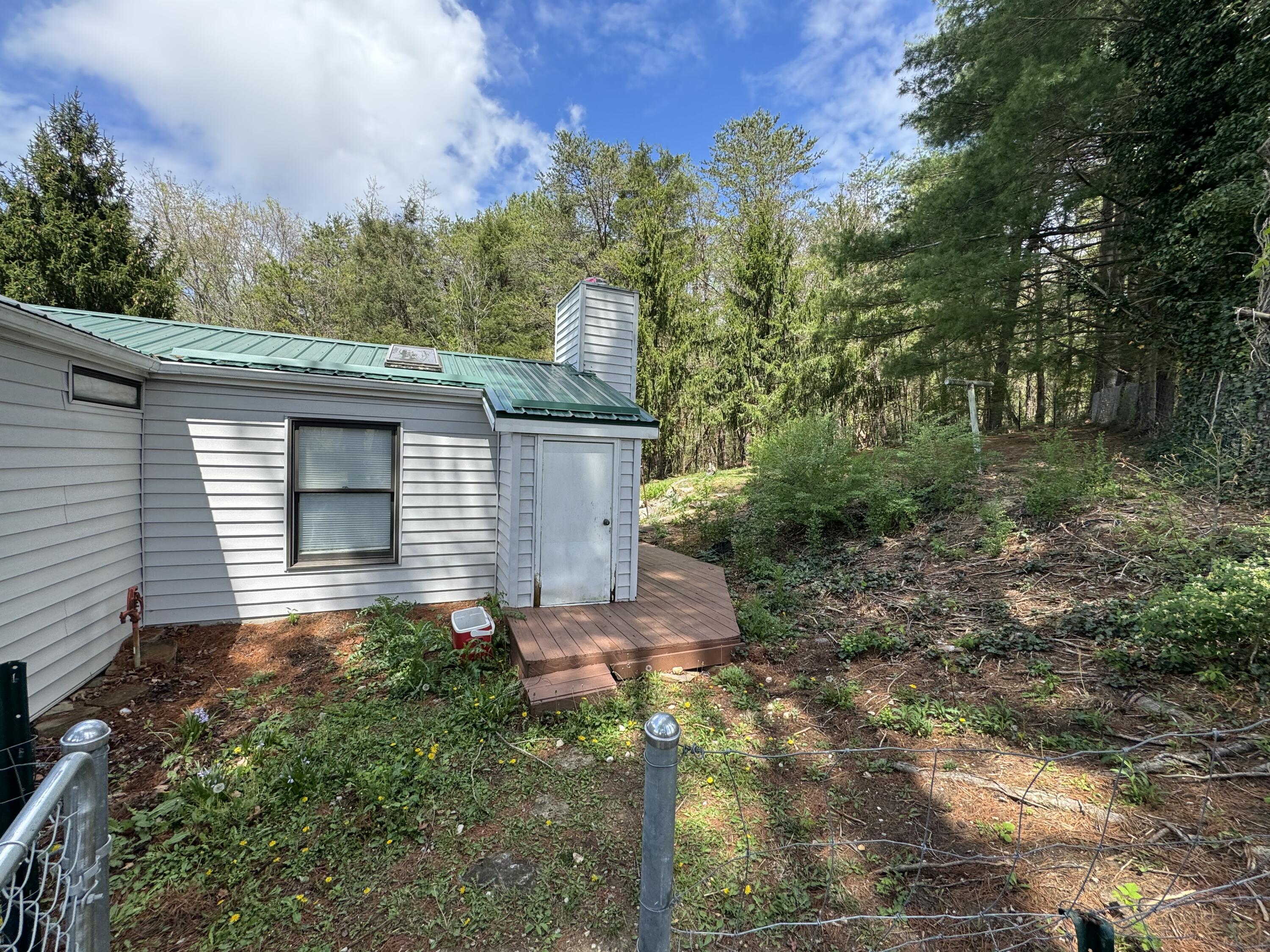 5711 Prices Fork Road Radford, VA 24141 - Photo 5 of 32 IMG_7440