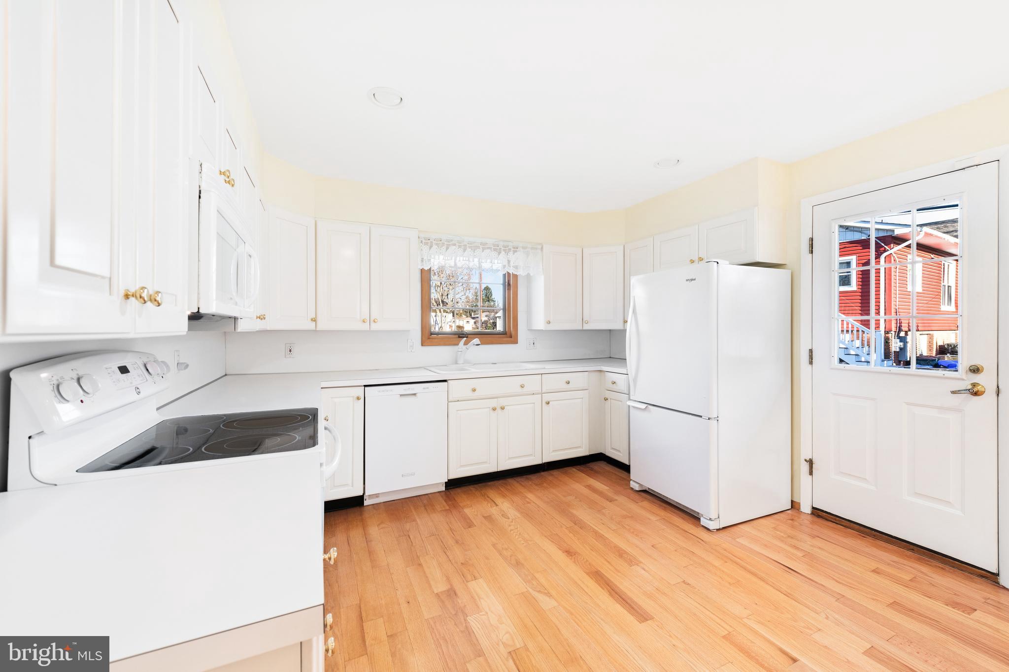 265 Golfview Road Ardmore, PA 19003 - Photo 13 of 25 Kitchen