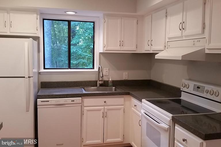 2238 Lofty Heights Place Reston, VA 20191 - Photo 2 of 6