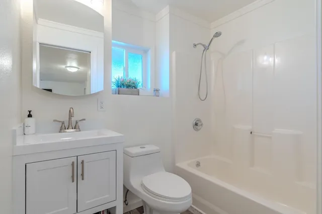 $2,200 | 820 Edgemar Avenue, Unit DOWNSTAIRS, Pacifica, CA 94044