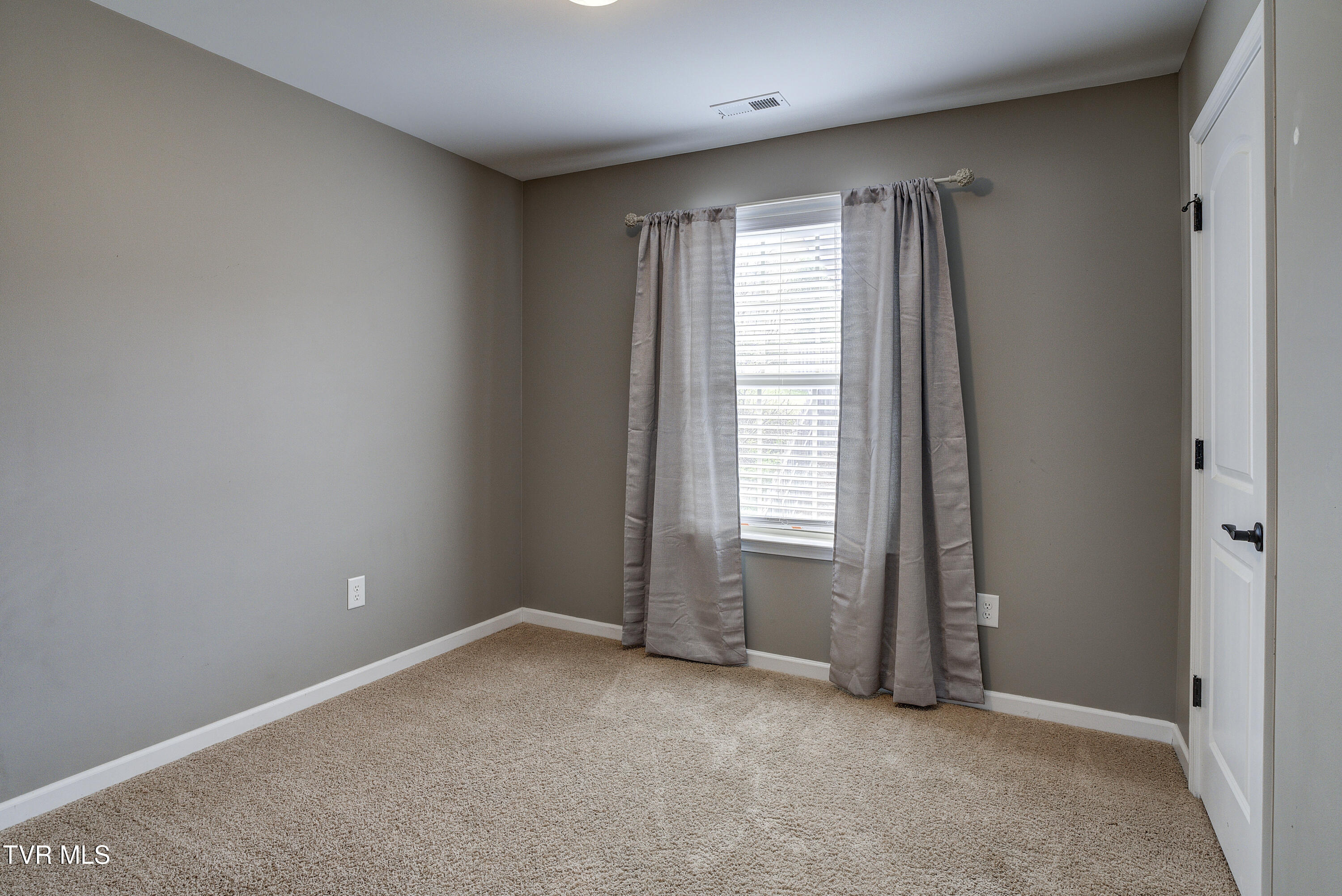 656 Suffolk Road Johnson City, TN 37615 - Photo 34 of 52 Suffolk-32