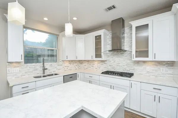 $2,700 | 215 Windrift Court, Sugar Land, TX 77479