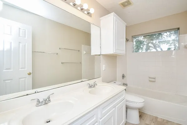 $2,700 | 215 Windrift Court, Sugar Land, TX 77479