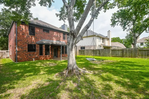 $2,700 | 215 Windrift Court, Sugar Land, TX 77479