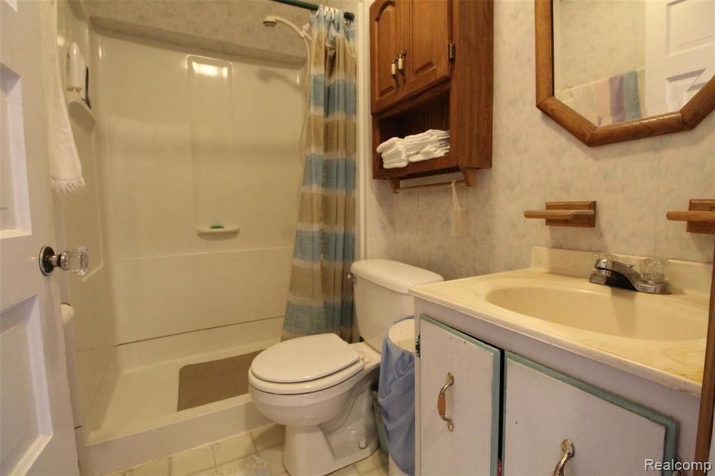 1242 Clark Road Lapeer, MI 48446 - Photo 33 of 94
