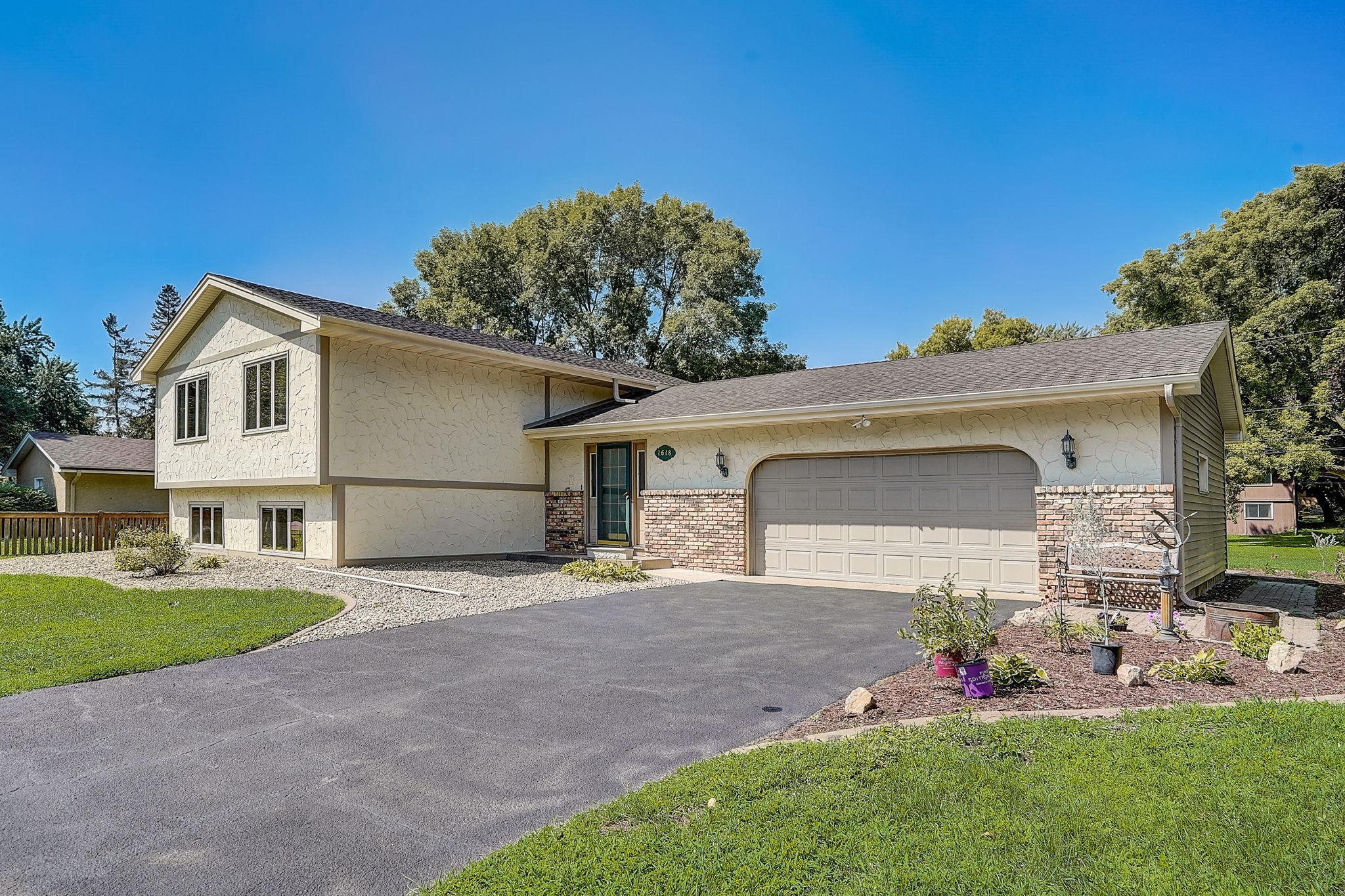 1618 Long Lake Road New Brighton, MN 55112 - Photo 5 of 38 Gallery Image 5