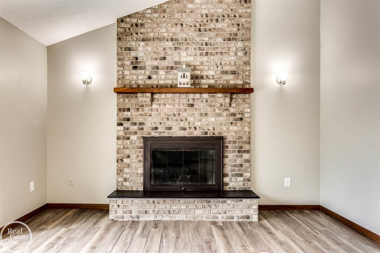 4375 North River Road Fort Gratiot, MI 48059 - Photo 20 of 42 31389163-19.JPG