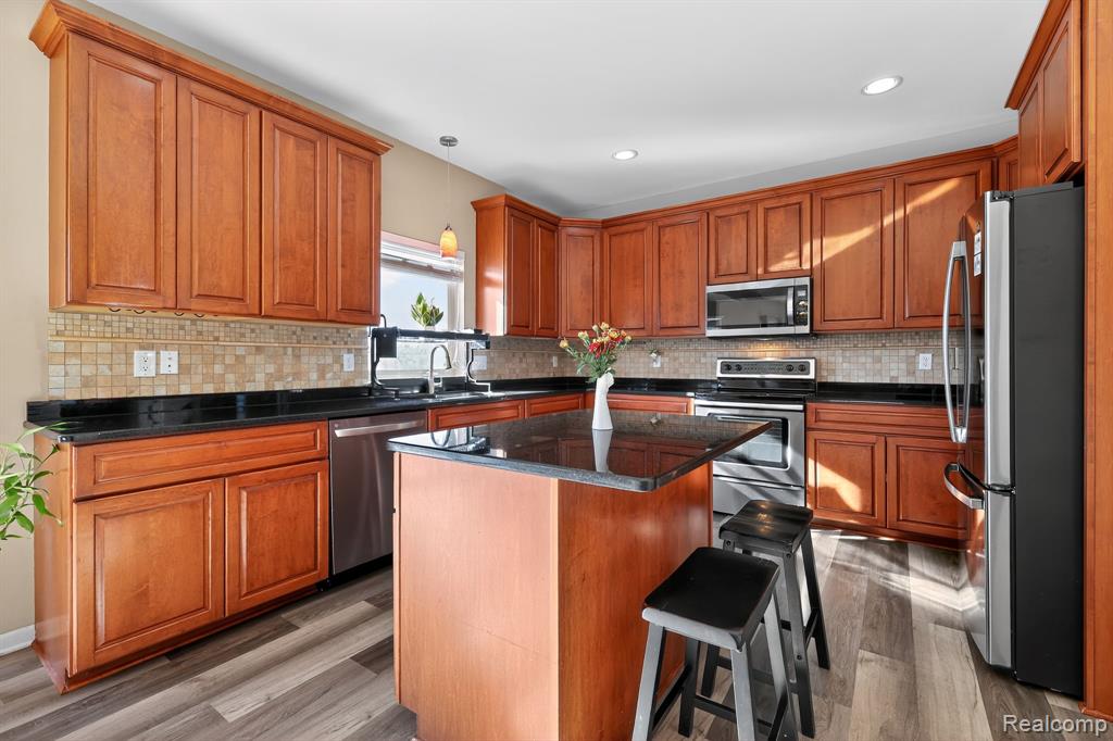 1838 Mackwood Road Rochester, MI 48307 - Photo 23 of 50
