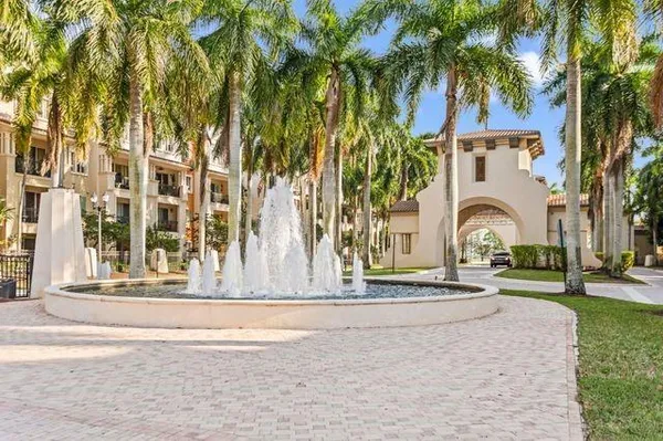 $325,000 | 2925 Northwest 126th Avenue, Unit 4281, Sunrise, FL 33323