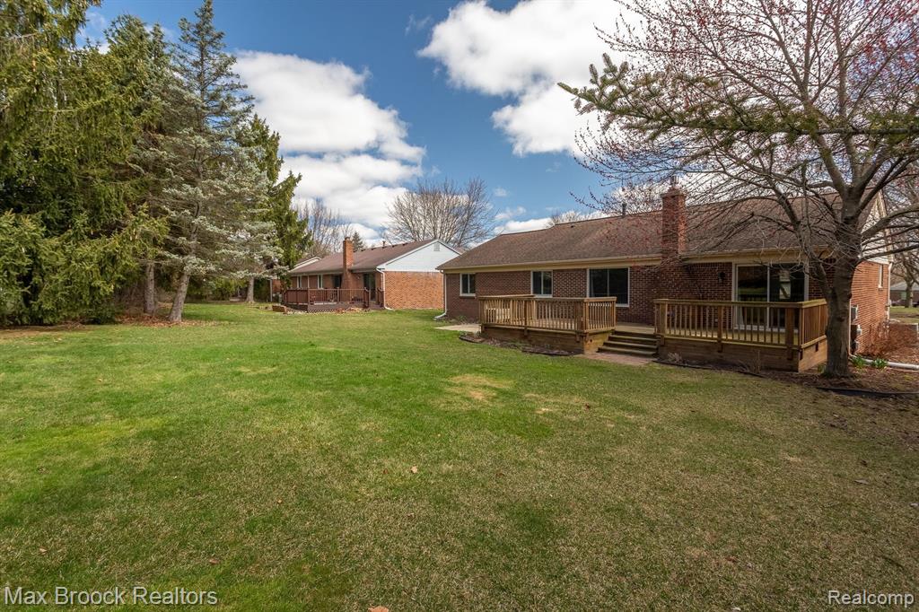 2232 Warrington Road Rochester Hills, MI 48307 - Photo 37 of 51