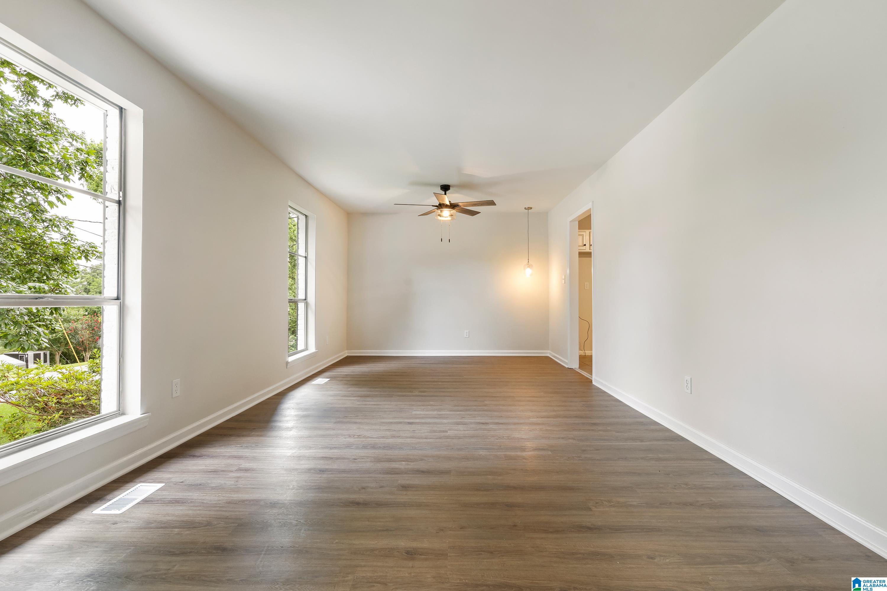 529 Overhill Drive Pelham, AL 35124 - Photo 8 of 38