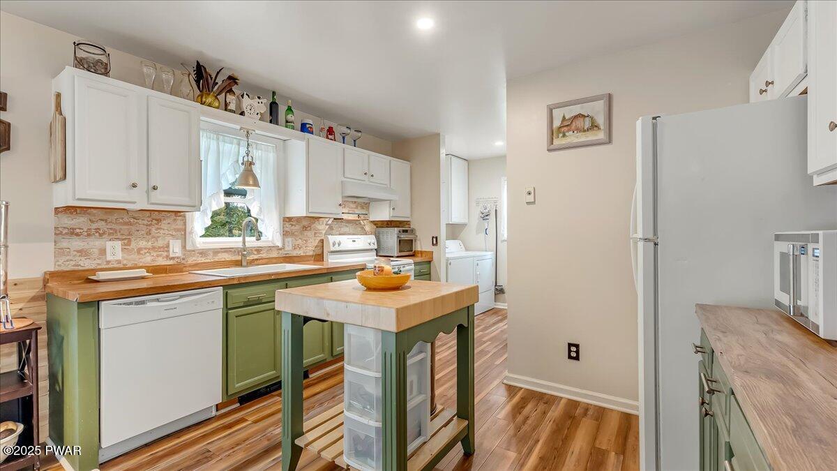 103 Ridge Circle Greentown, PA 18426 - Photo 16 of 56 Kitchen