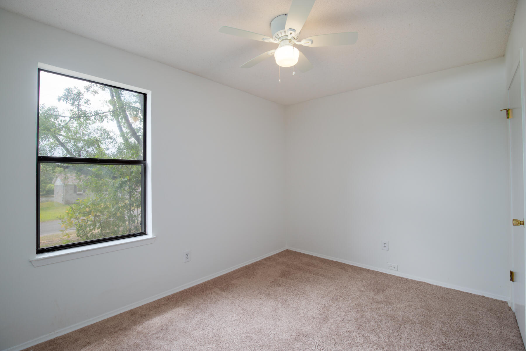 5323 Monterrey Road Crestview, FL 32539 - Photo 13 of 18 5323 Monterrey Road