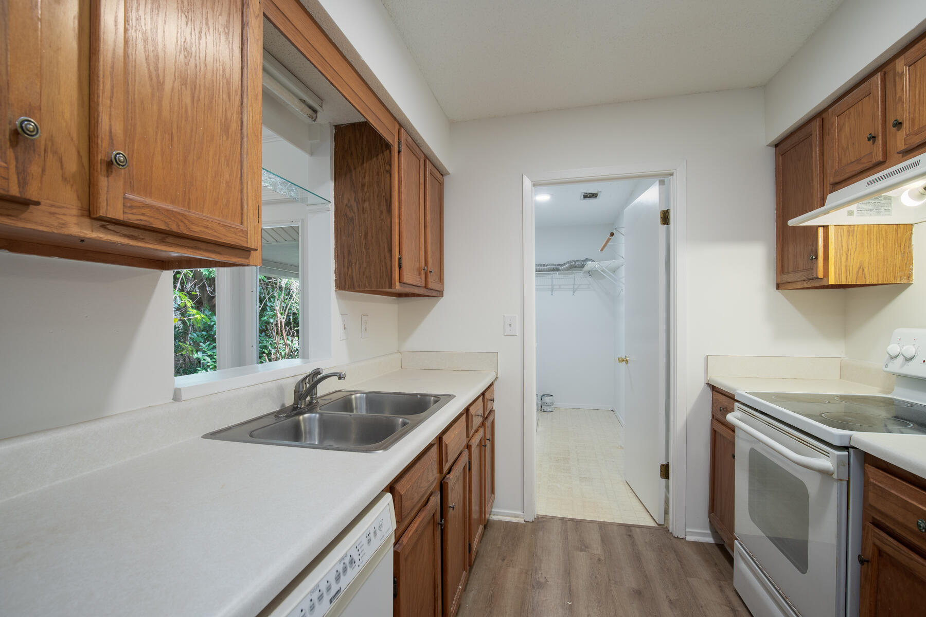 5323 Monterrey Road Crestview, FL 32539 - Photo 6 of 18 5323 Monterrey Road