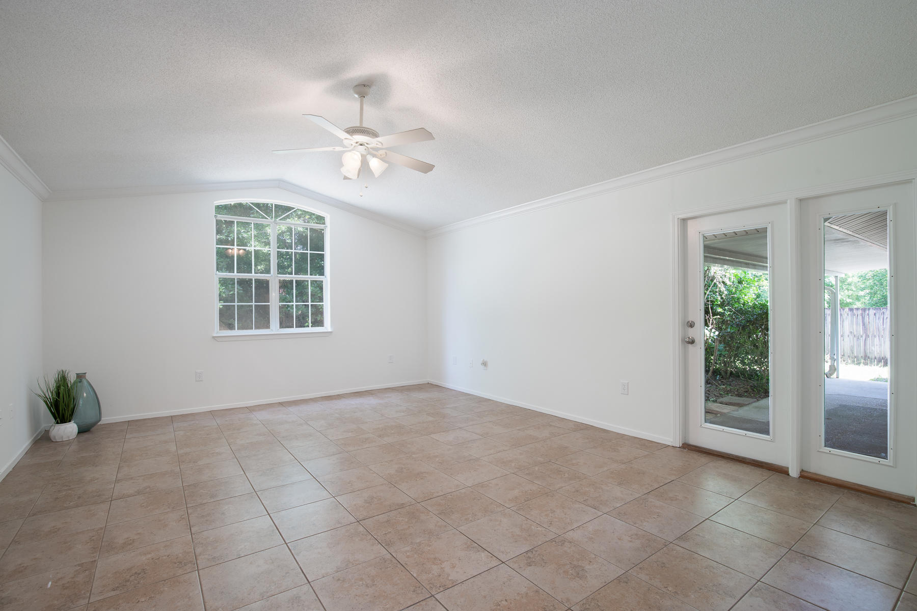 5323 Monterrey Road Crestview, FL 32539 - Photo 9 of 18 5323 Monterrey Road