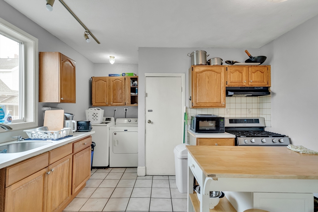 10 Hancock Street Somerville, MA 02144 - Photo 23 of 35