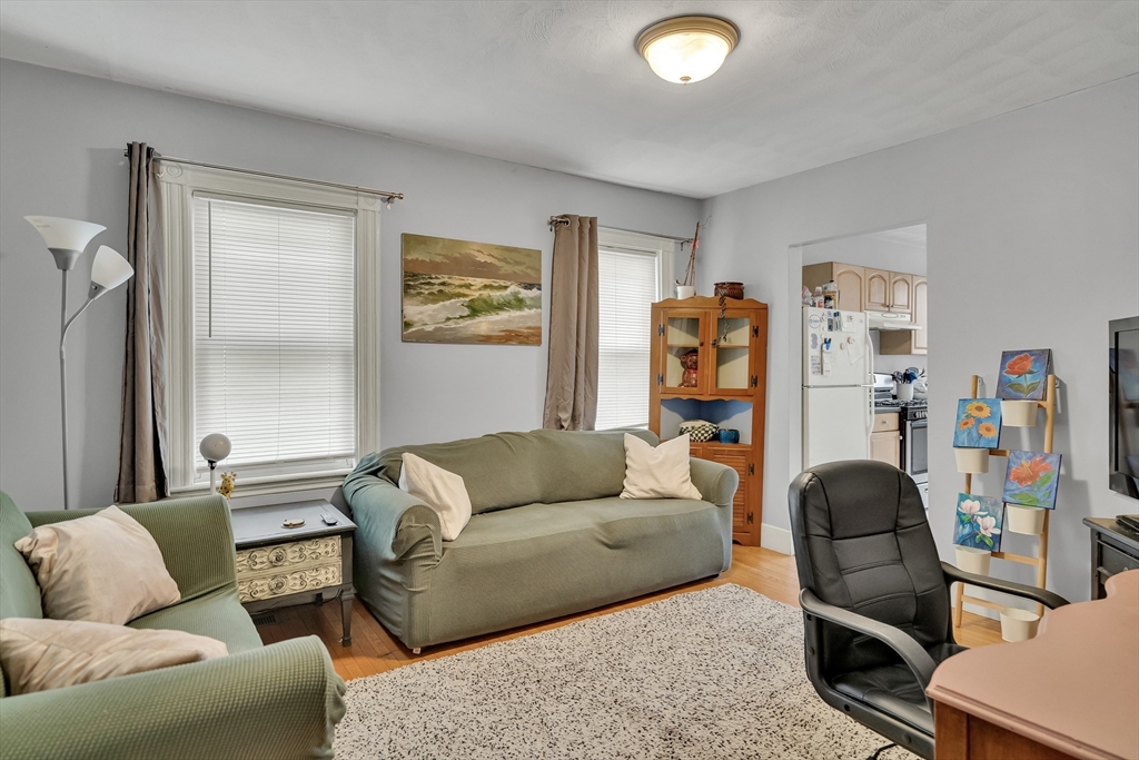 10 Hancock Street Somerville, MA 02144 - Photo 3 of 35