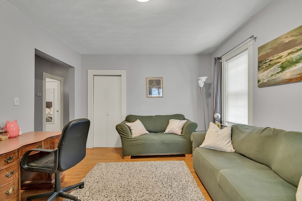 10 Hancock Street Somerville, MA 02144 - Photo 4 of 35