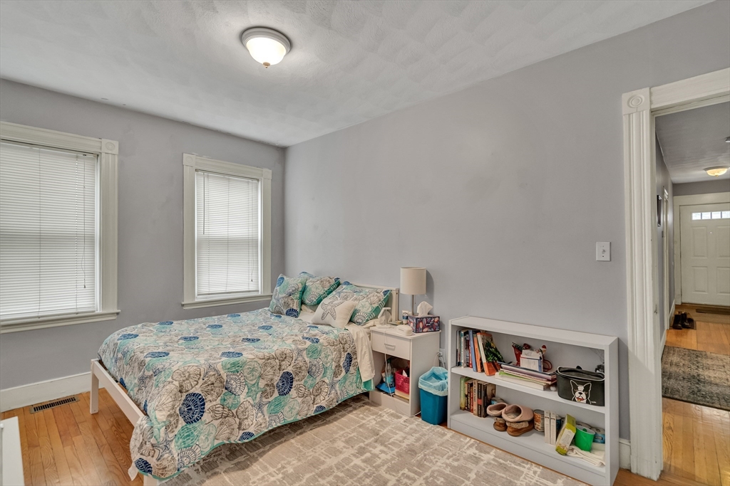 10 Hancock Street Somerville, MA 02144 - Photo 9 of 35