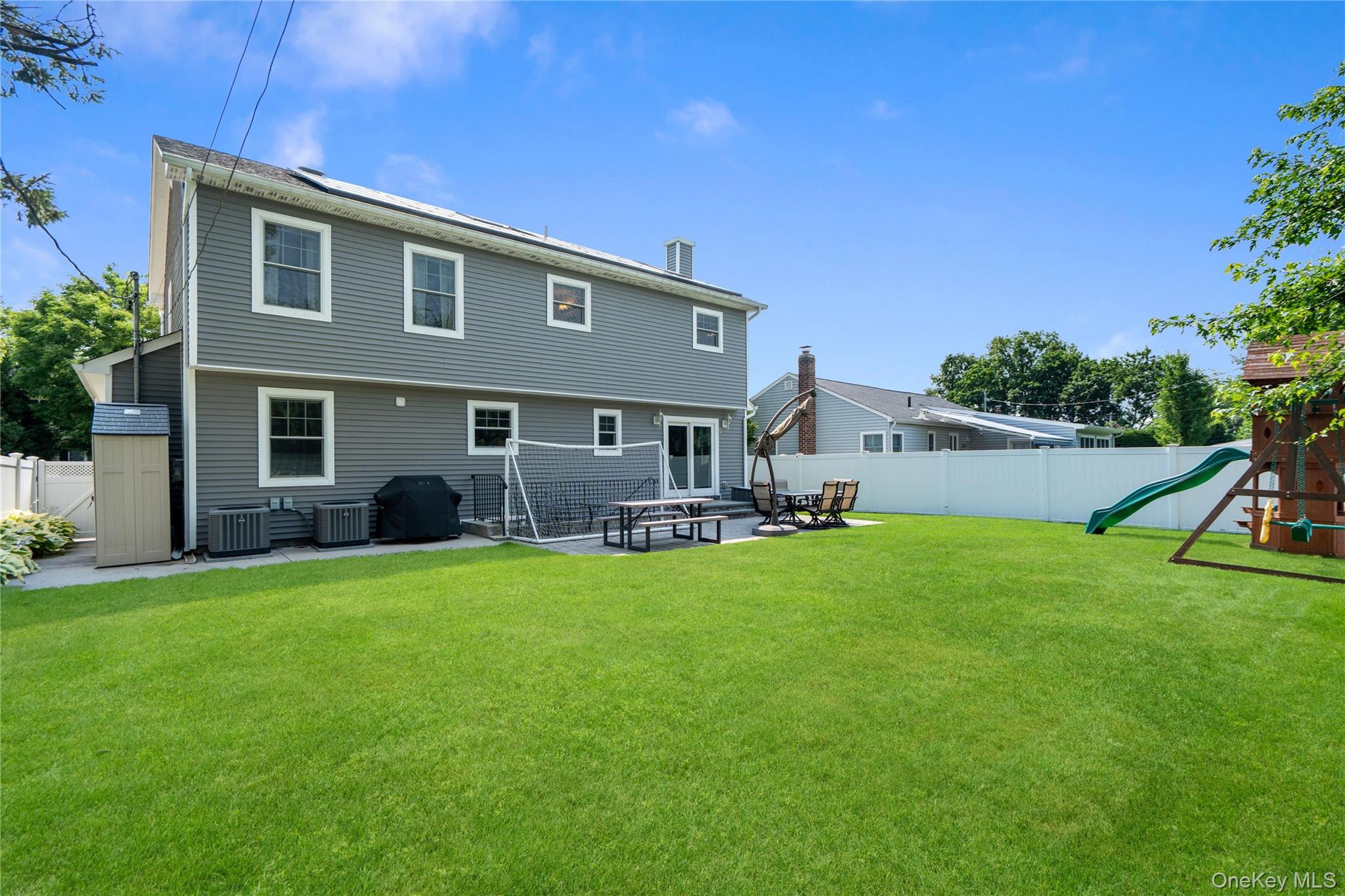 17 Woodwaye Road Plainview, NY 11803 - Photo 38 of 41