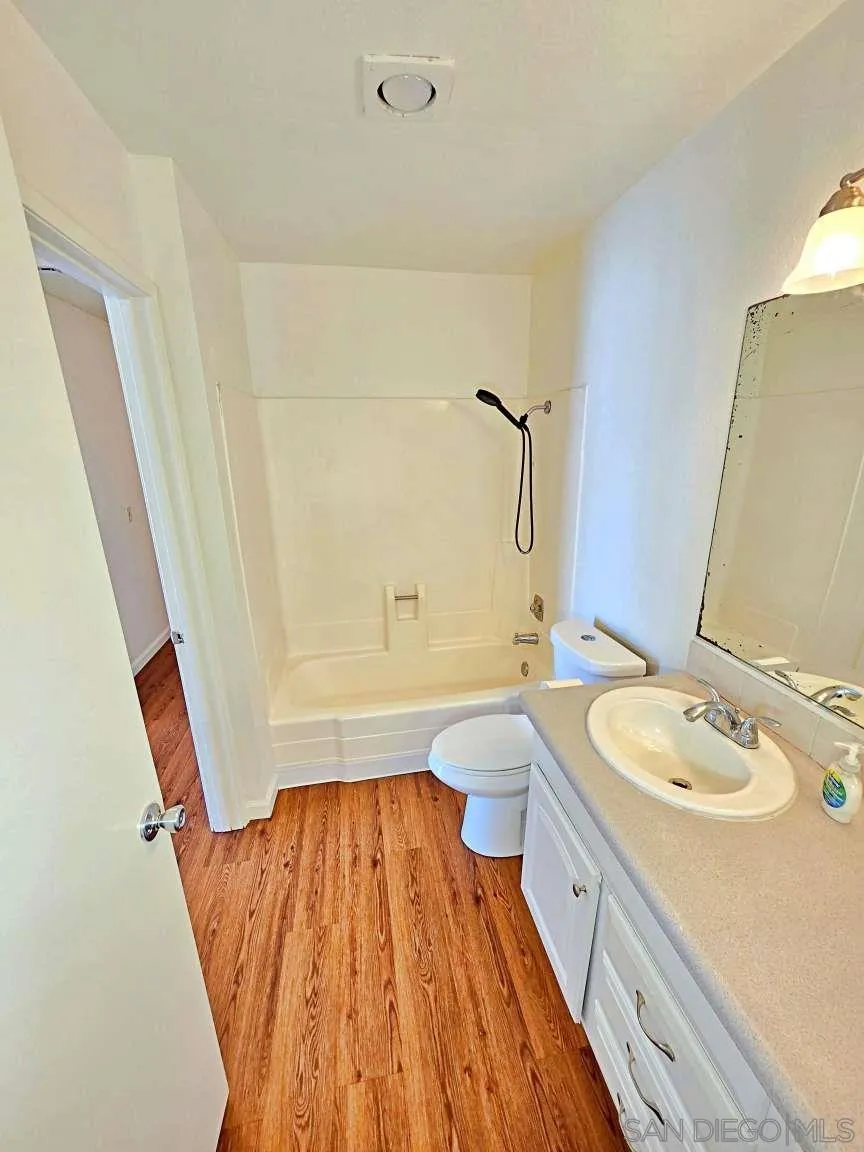 1051 Rock Springs Road, Unit 137 Escondido, CA 92026 - Photo 11 of 20